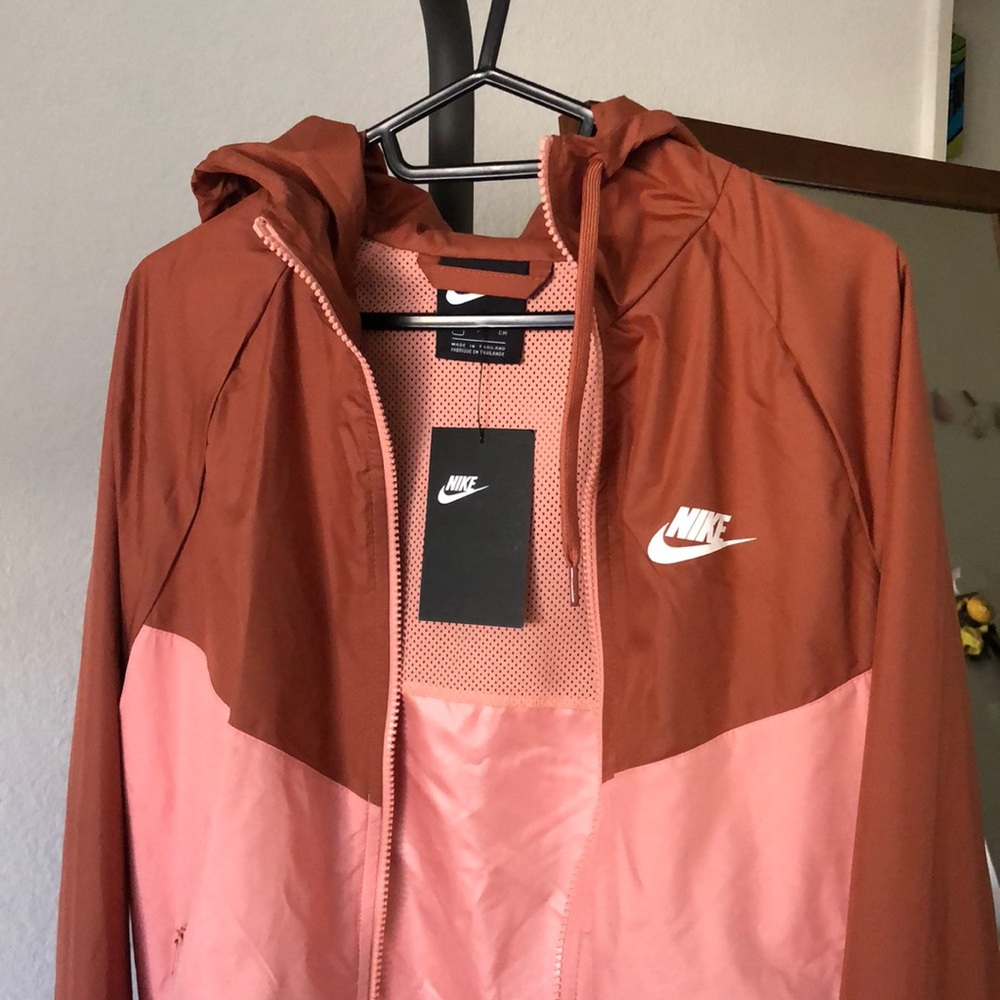 Nike Women’s Loose Fit Colorblock Windbreaker Parka Size S